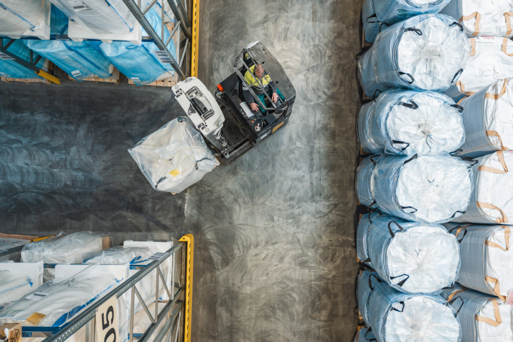 Kontakt - Bachmann AG, Transporte Schweiz - Der Transport und das Handling von hochwertigen Schüttgütern und Lebensmittel, weil Hygiene und absolute Sauberkeit zu unseren obersten Geboten gehören. 45 Kontakt - Bachmann AG, Transporte Schweiz - Der Transport und das Handling von hochwertigen Schüttgütern und Lebensmittel, weil Hygiene und absolute Sauberkeit zu unseren obersten Geboten gehören. 45